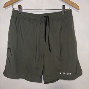 Men's Fitletix Green  Shorts Size large pockets with zippers